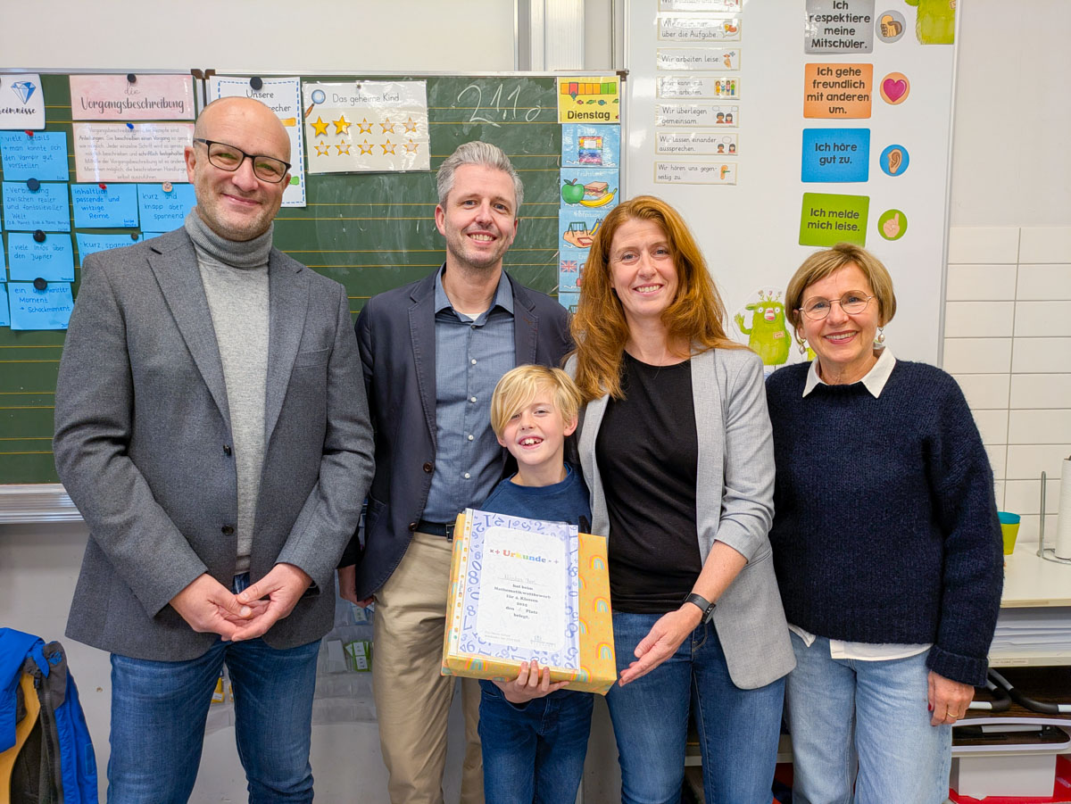 Read more about the article Ehrung der besten teilnehmenden Kinder des Wiesbadener Mathematik-Wettbewerbs