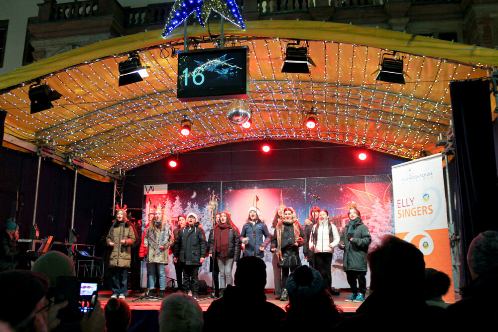 Read more about the article Die Sternschnuppenmarkt-Auftritte der Elly Singers