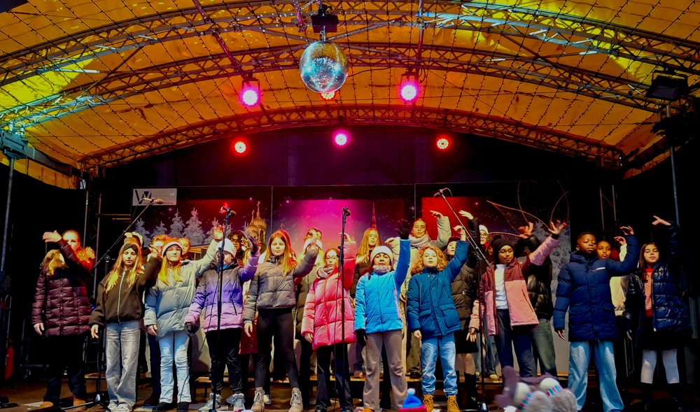 Read more about the article Festliche Klänge der Elly Singers verzaubern den Sternschnuppenmarkt