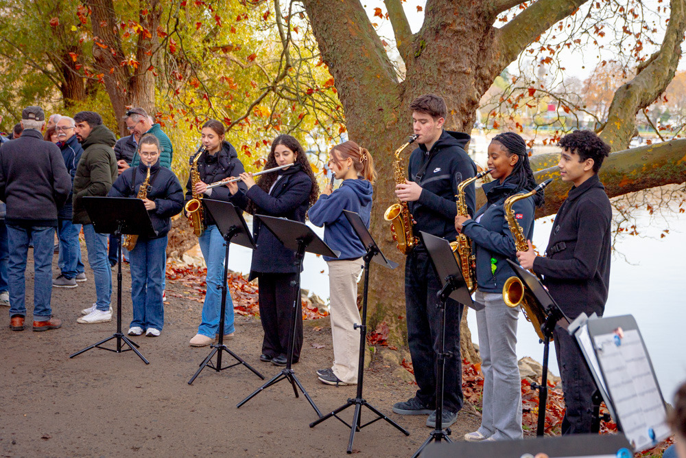 Read more about the article Musikalische Umrahmung bei der Einweihung des neuen Bootshauses