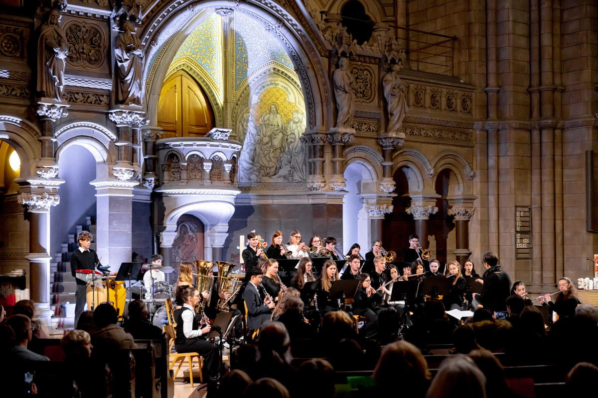Read more about the article Festliche Klänge zum Jahresausklang – Weihnachtskonzert der Bläsergruppen