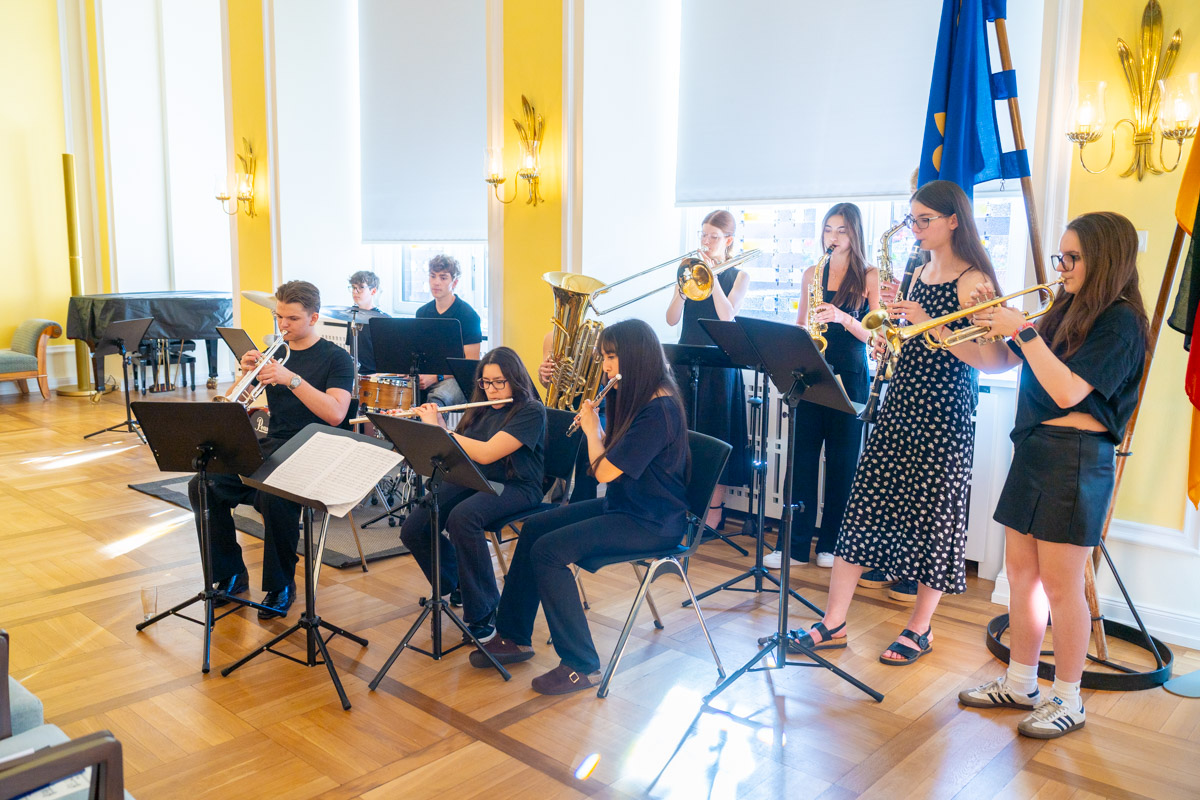 Read more about the article Das Ellysemble begeistert im Wiesbadener Rathaus