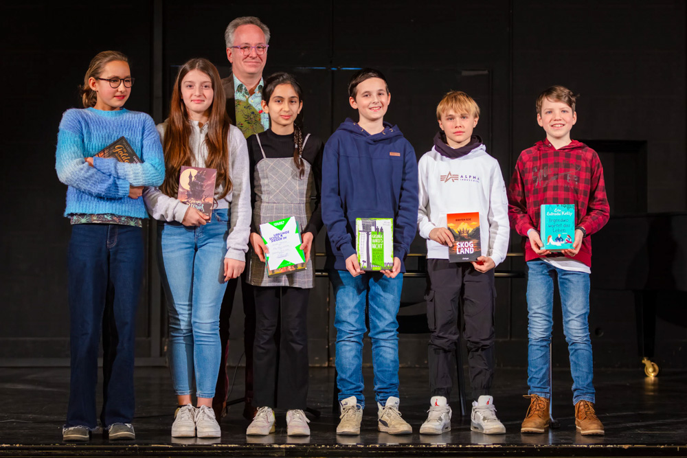 Read more about the article Lesetalente im Rampenlicht: Klassensieger-Kinder überzeugen