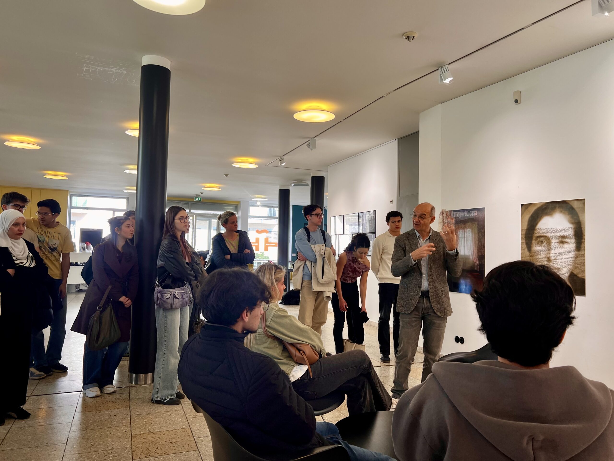 Read more about the article Spanisch-Exkursion der Q‑Phase nach Frankfurt – viaje en el tiempo a la dictadura