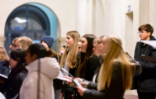 2021_12_Weihnachtskonzert_Sänger__J2A9949