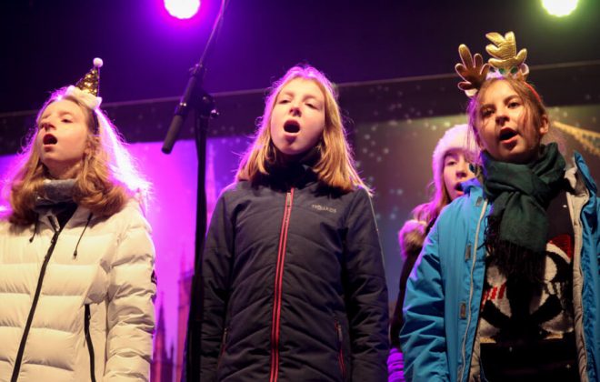 2021_Sternschnuppenmarkt_2_Elly Singers (14 von 26)