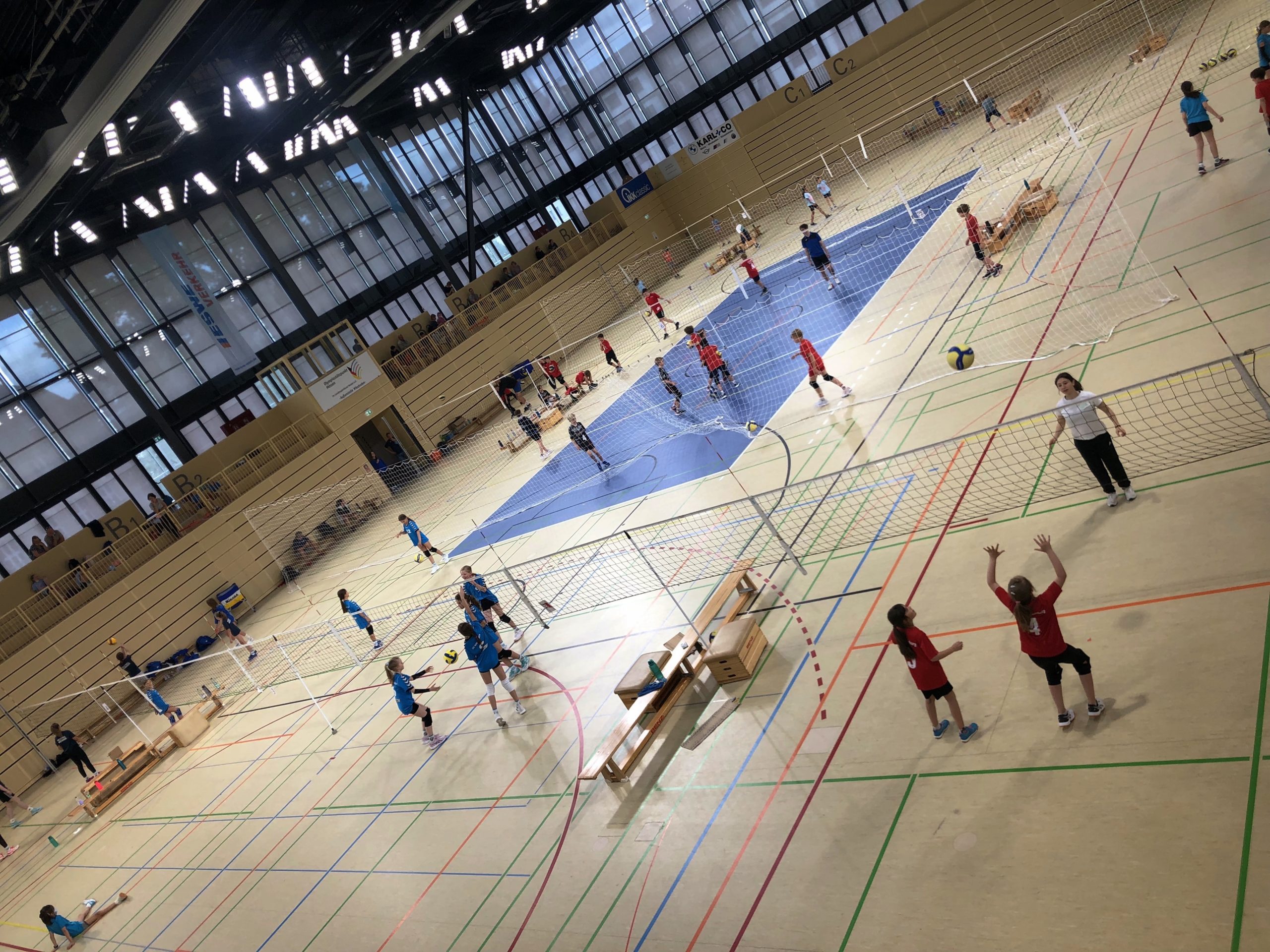 Read more about the article <span class="dquo">“</span>Wir lieben Volleyball” — Hessenmeisterschaft und Miniturnier