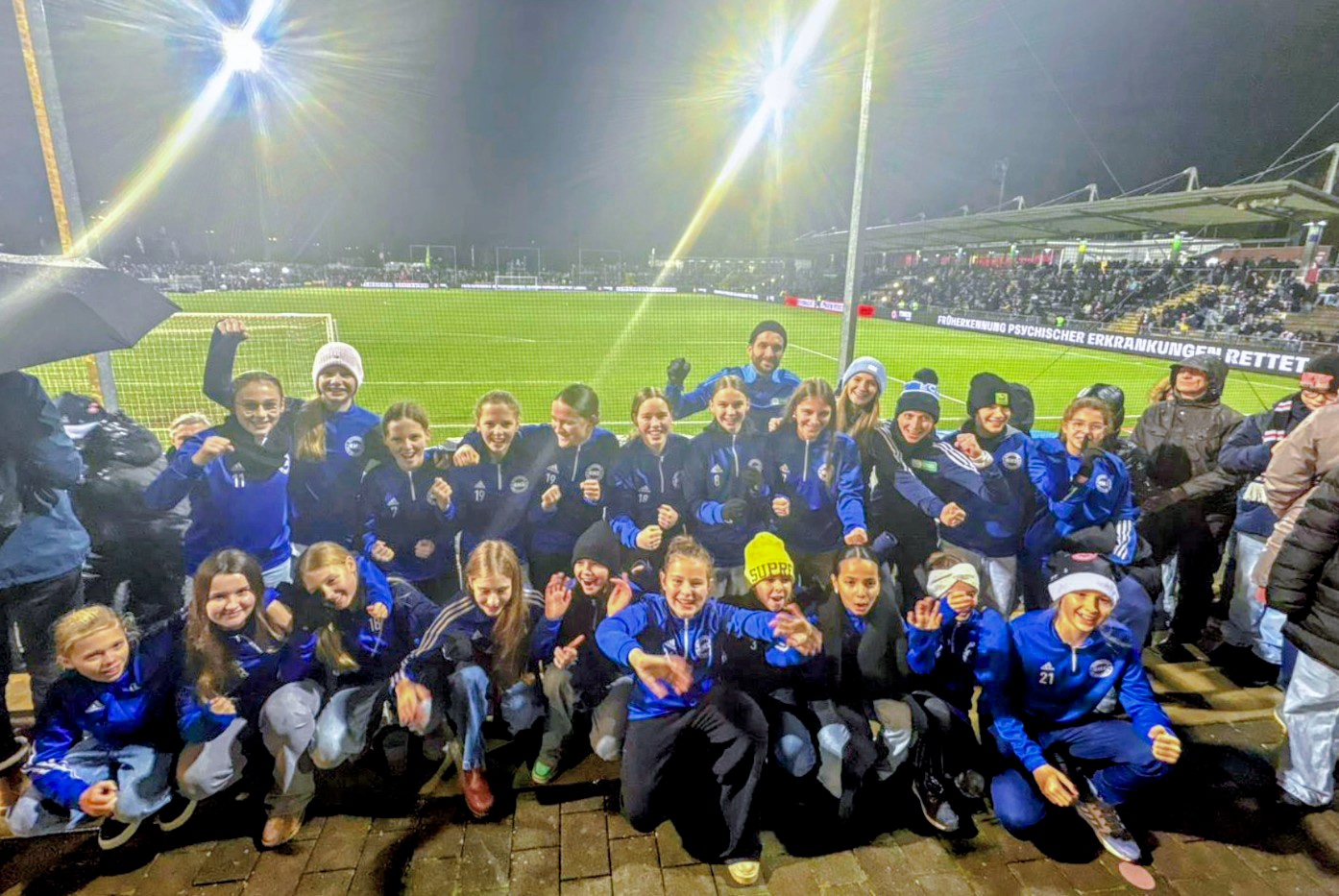 Read more about the article Ausflug der Talentförderung Wiesbaden zum Spitzenspiel der Frauenfußballbundesliga